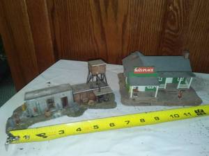 lot 234 image: 2 Rustic buildings.