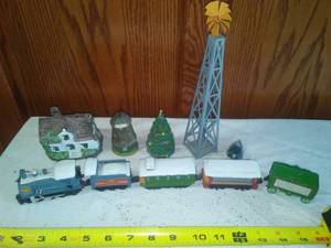 lot 237 image: Train set & more plus track.