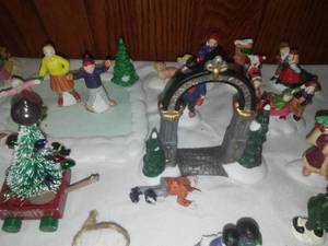 lot 83 image: Figurines and more.