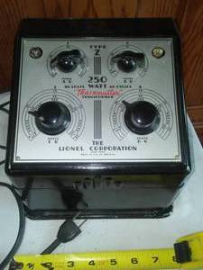 lot 95 image: Lionel Trainmaster Transformer 250 watts, Vintage  heavy.