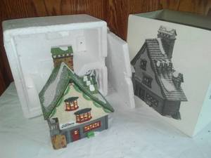 lot 102 image: Dept 56 North Pole series Elf Bunkhouse.