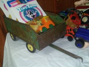 lot 128 image: Variety toys, IH tractors, John Deere & more.
