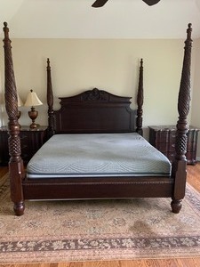 Gorgeous King Four Poster Bed