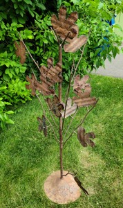 Iron Leaves Garden Deco
