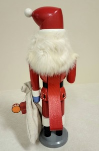 Erzgebirge Santa Nutcracker