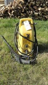 lot 9 image: Pressure Washer