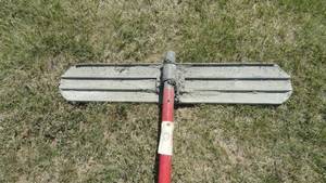 lot 80 image: 43 Bull Float with handle
