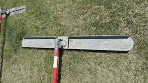 lot 81 image: 60 Bull Float 2 piece handle