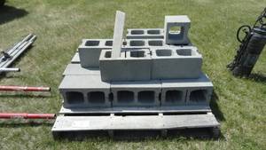 lot 85 image: 18 cement Blocks
