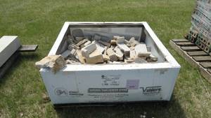 lot 99 image: 14 pallet Oakfield Veneer corners