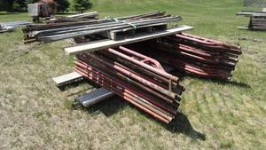 lot 109 image: 16 -Scaffolding with  x braces
