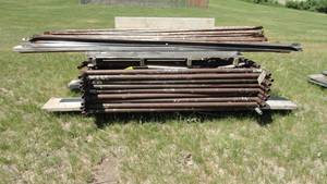 lot 110 image: 10 Scaffolding with x braces
