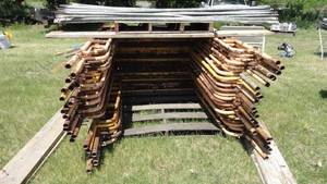 lot 120 image: 22 Scaffolding with x braces