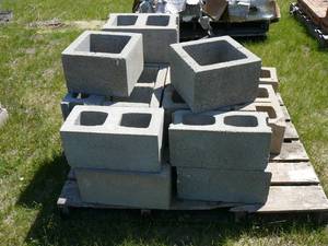 lot 140 image: 20 Random size blocks