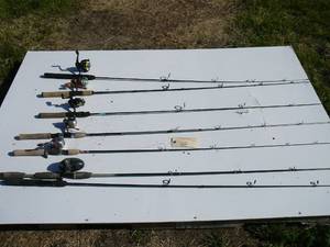 lot 168 image: 6 Fishing rods and reels, Minnow Bucket, Minnow Net and more
