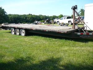 lot 50 image: 30 Trailer Triple Axle