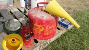 lot 179 image: 6 ton Jack, Gas Can, Grease Gun, Funnels, Brakes