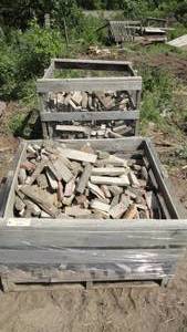 lot 220 image: Stone 2 pallets long pieces Large lot