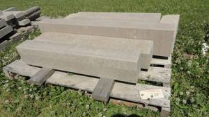 lot 278 image: Grey Long Flat Brick