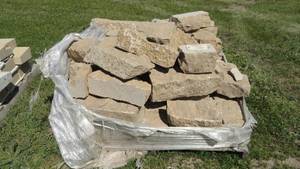 lot 282 image: Pallet of Stone matchs lot 92