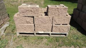 lot 285 image: Blocks Corners