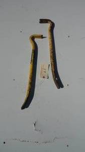 lot 63 image: 2- 24 Stanley Wrecking Bars