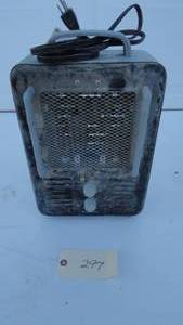 lot 297 image: Electric heater
