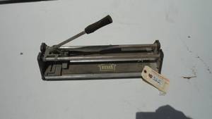 lot 322 image: Tile Saw
