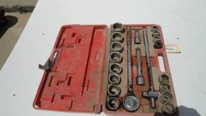 lot 324 image: 21 piece 34 Drive socket set