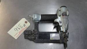 lot 396 image: 2 ga Brad Nailer