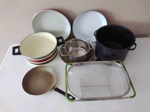 8 Pieces of Miscellaneous Cookware
