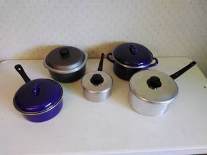 Set of 5 Pots