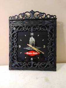 VINTAGE Grain Belt Beer Clock