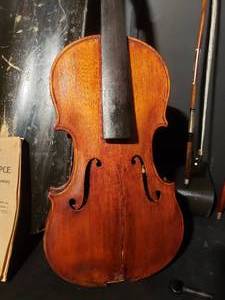 lot 97 image: Unmarked Antique Violin, Bows, Case