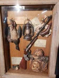 lot 98 image: Antlers & Hunting Decor