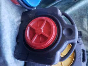 lot 31 image: Lot of Oil Drain Pans