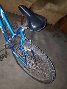 lot 45 image: Magna Great Divide Hardtail Ladies 26 Bike