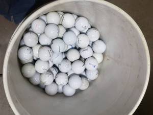 lot 39 image: Large Lot of Loose Golf Balls