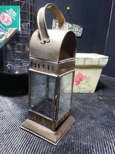 lot 67 image: Yard Decor