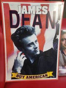 lot 91 image: James Dean Wall Hangings & Calendar