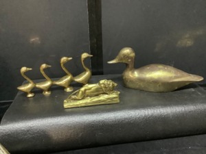 lot 159 image: Lot of Decorative Brass