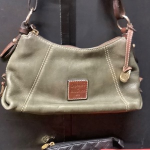 lot 132 image: Small Purses, Wallets, Clutches