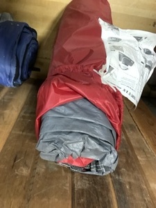 lot 198 image: 3 Sleeping  Bags & Tent