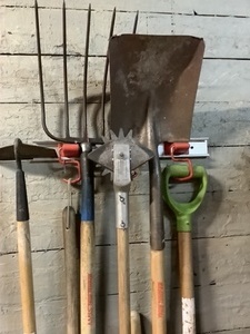 lot 184 image: Variety of Yard Maintenance Tools