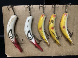 lot 68 image: 5 Vintage Lazy Ike Fishing Lures