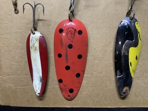 lot 72 image: Large Vintage Fishing Spoons