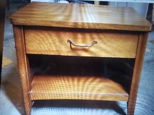 lot 119 image: Side TableNight Stand