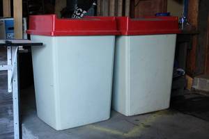 lot 46 image: 2 Commercial Garbage Cans wLids