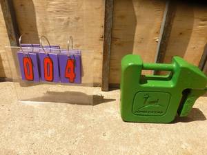 John Deere suitcase weight. 40 lbs. As shown.