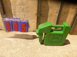 John Deere suitcase weight. 40 lbs. As shown.